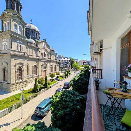 Cathedral View - Center *